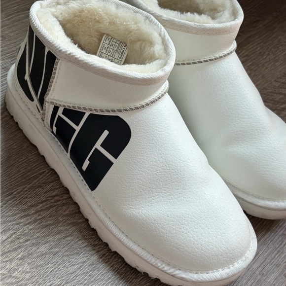 UGG Shoes - UGG Classic Ultra Mini Chopd